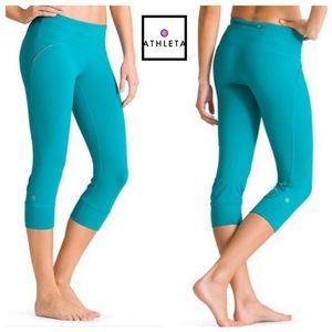 ATHLETA Relay Capri croppep leggings